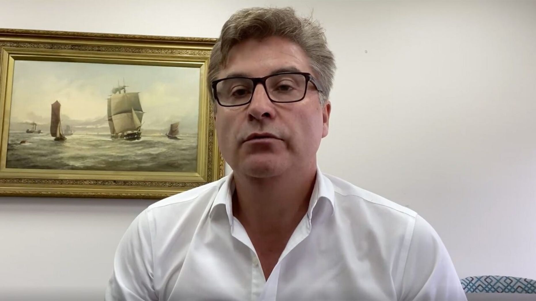 Tụ tập uống bia giữa lệnh phong tỏa, Thị trưởng Australia bị phạt 1.000 USD