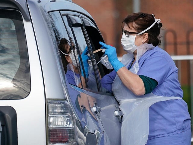 Chi 20 triệu USD, Anh “bỏ không” 2 triệu bộ xét nghiệm mua từ Trung Quốc