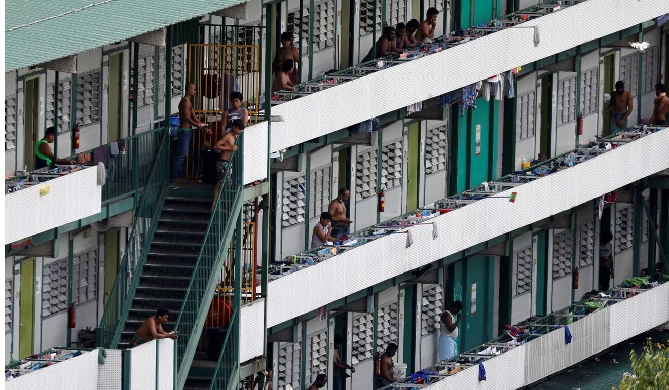 Số ca mắc Covid-19 tăng kỷ lục, Singapore "oằn mình" ứng phó dịch