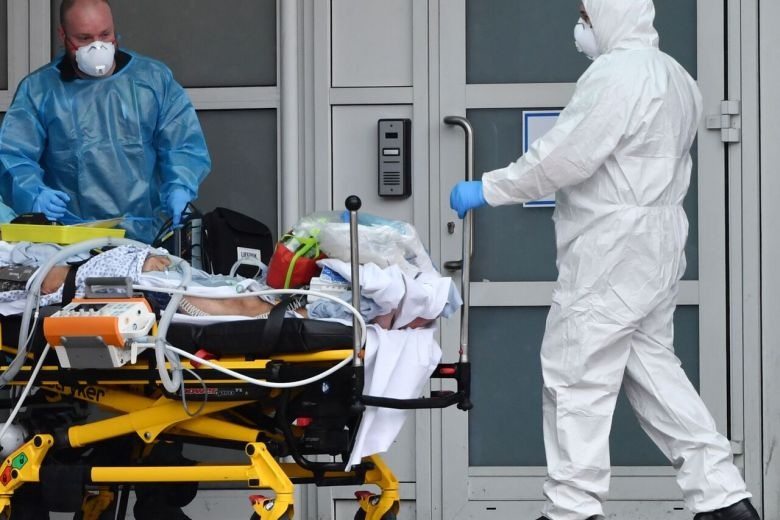 Anh mua 25 triệu đồ bảo hộ Trung Quốc, bất chấp lùm xùm về chất lượng