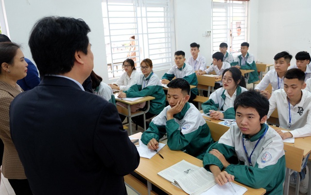 Covid-19: Nếu học sinh đi học trở lại phải thực hiện giãn cách chỗ ngồi - 1 Covid-19: Nếu học sinh đi học trở lại phải thực hiện giãn cách chỗ ngồi - 1