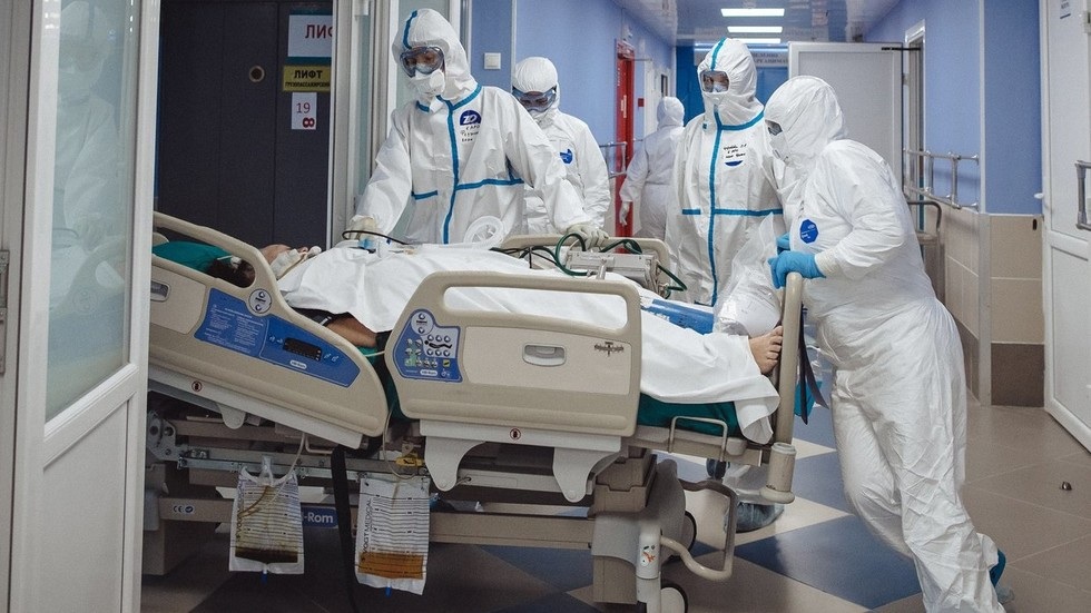 Bác sĩ Nga: "Cuộc chiến không súng đạn" chống Covid-19 đáng sợ hơn nhiều