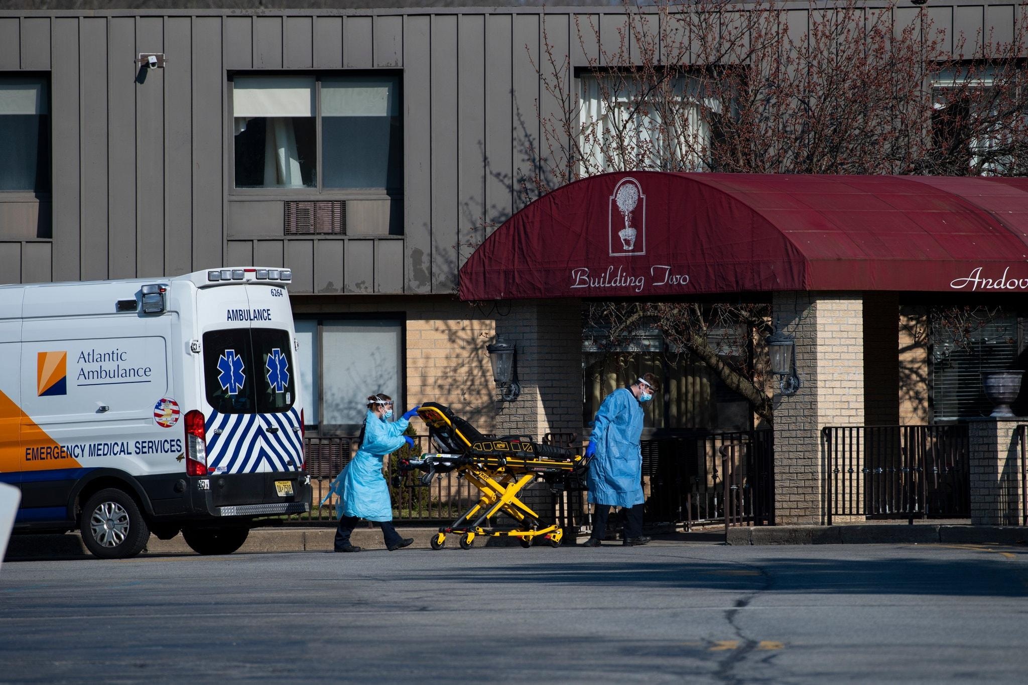 Cuộc khủng hoảng bên trong nhà dưỡng lão Mỹ có 70 người chết vì Covid-19