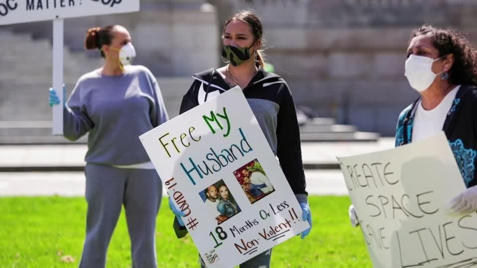 "Bóng ma" càn quét các nhà tù Mỹ