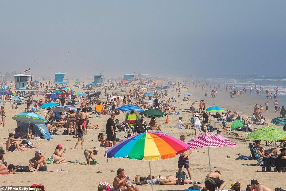 Chuyên gia: Covid-19 ở Mỹ khó kiểm soát, mỗi ngày có thể 100.000 người mắc