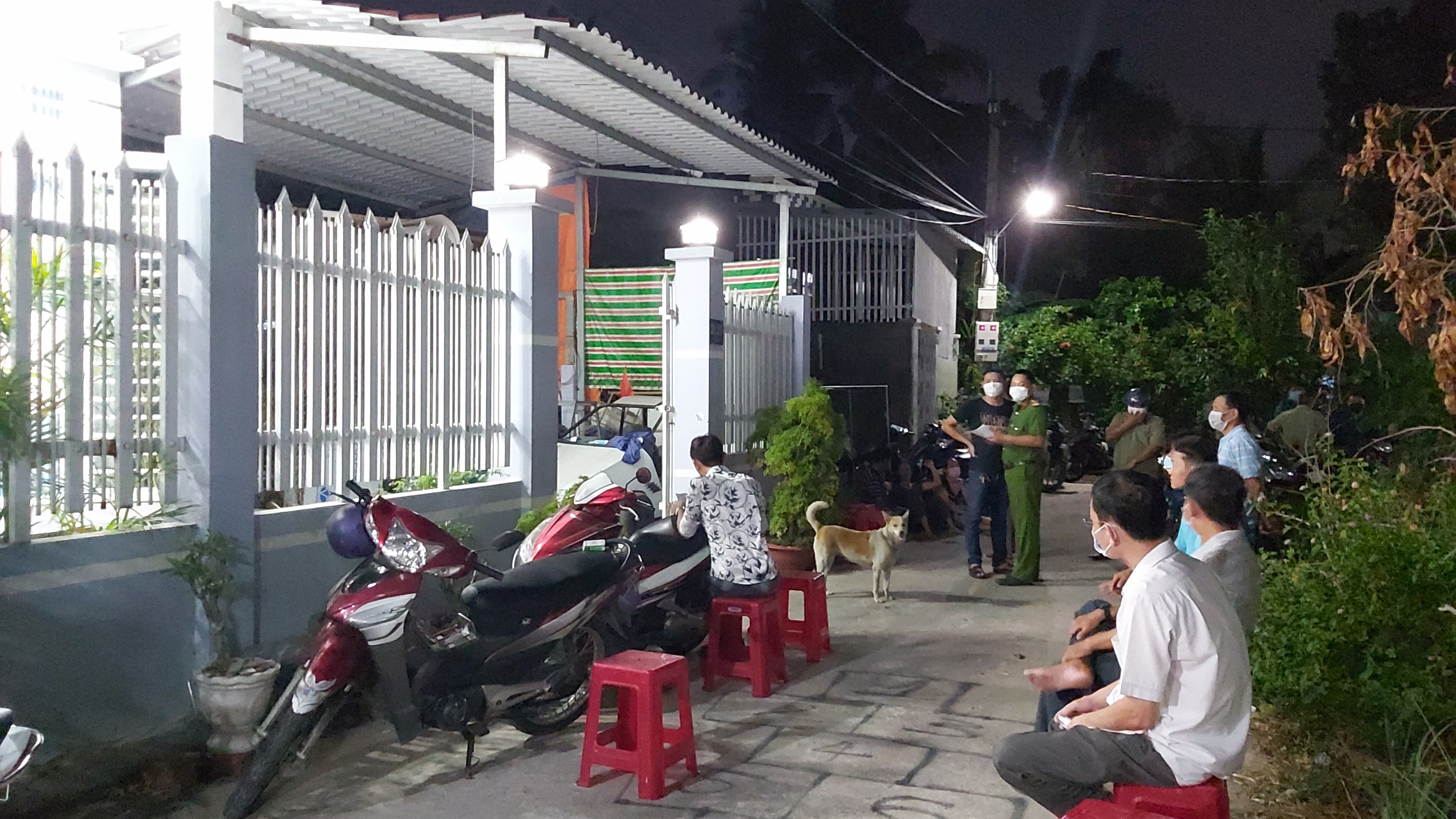 Đến tìm cha, con trai tá hỏa phát hiện cha tử vong từ lâu - 1