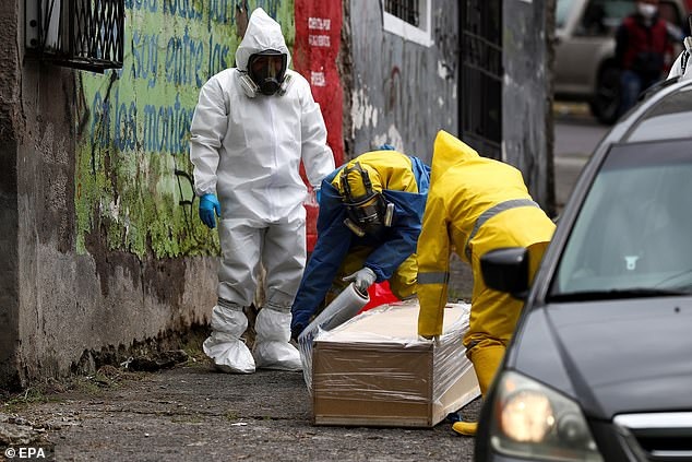 Hơn 1.600 người chết vì Covid-19, thi thể nằm ngay trên đường phố Ecuador