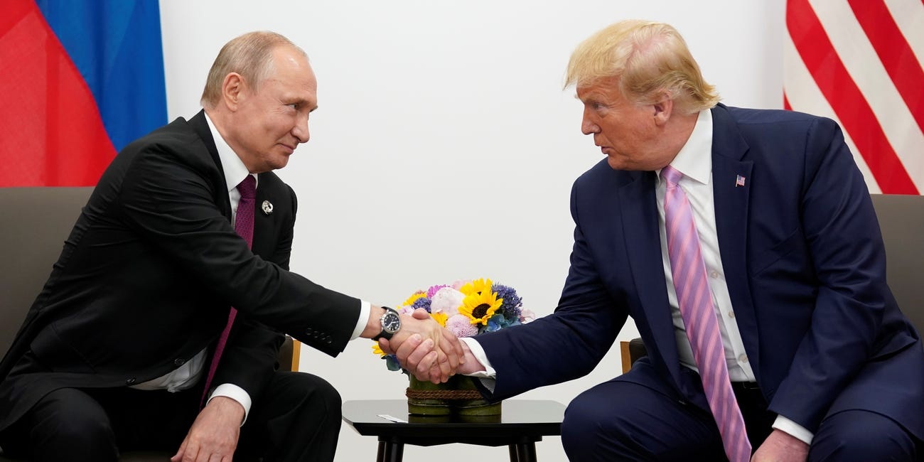 Ông Trump đề nghị viện trợ  máy thở giúp Nga ứng phó Covid-19