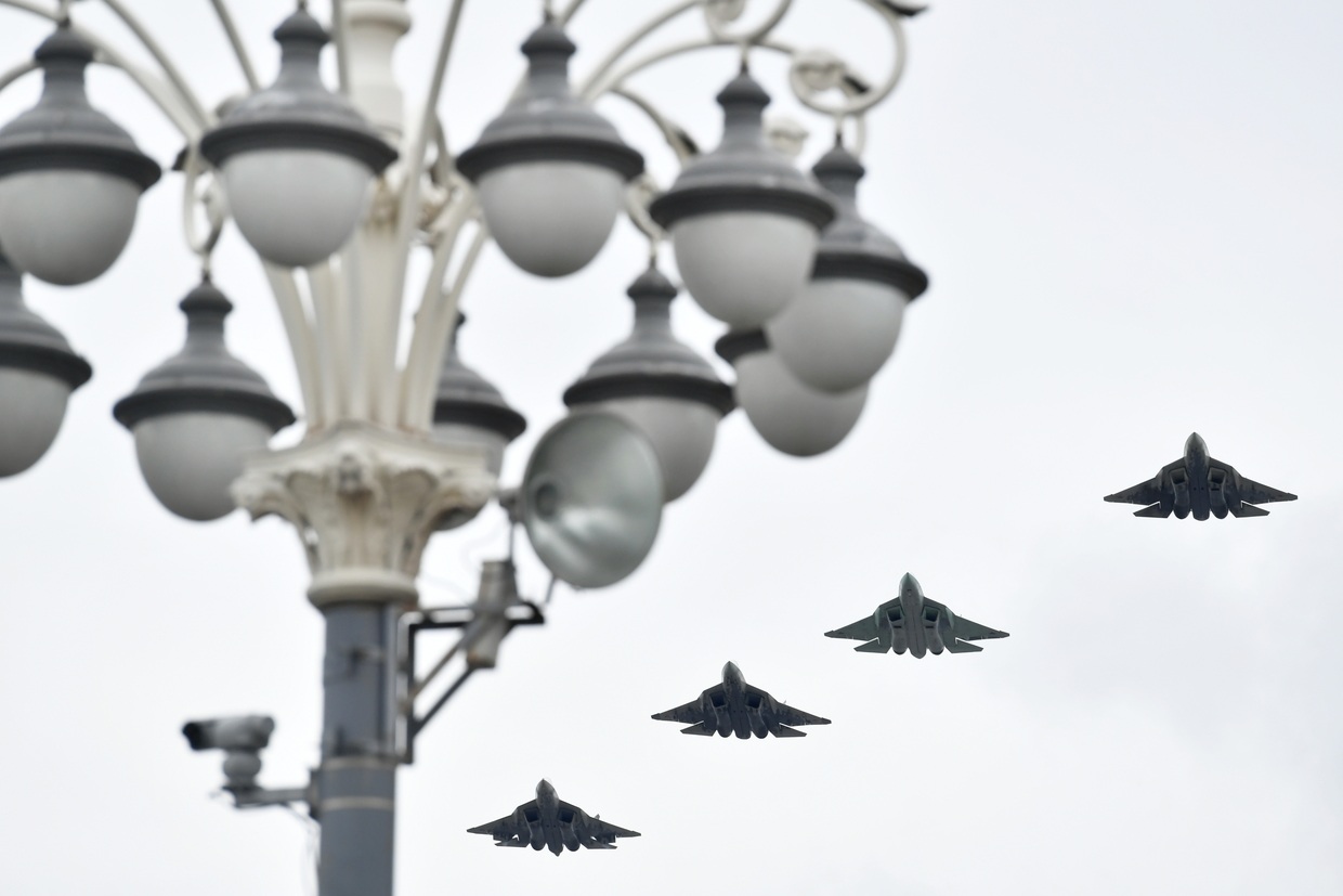 Dàn máy bay Nga phô diễn sức mạnh tại lễ duyệt binh Ngày Chiến thắng