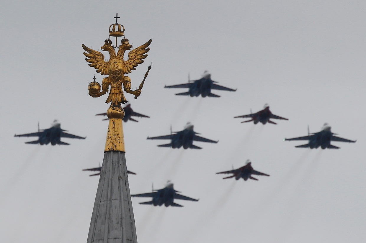 Dàn máy bay Nga phô diễn sức mạnh tại lễ duyệt binh Ngày Chiến thắng