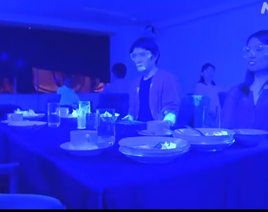 Video mô phỏng tốc độ lây lan nhanh chóng của virus trong nhà hàng