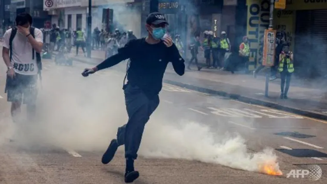 Hàng nghìn người Hong Kong biểu tình phản đối dự luật an ninh