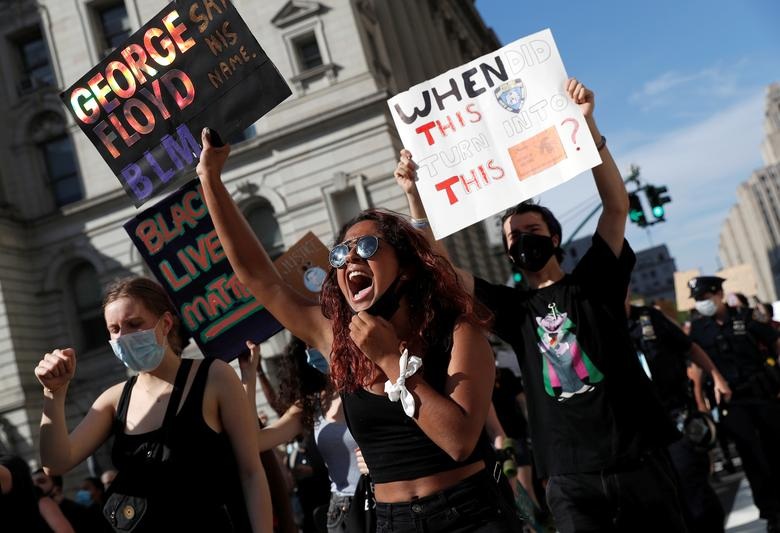 Mỹ: Nhiều nơi áp lệnh giới nghiêm, huy động quân đội đối phó biểu tình