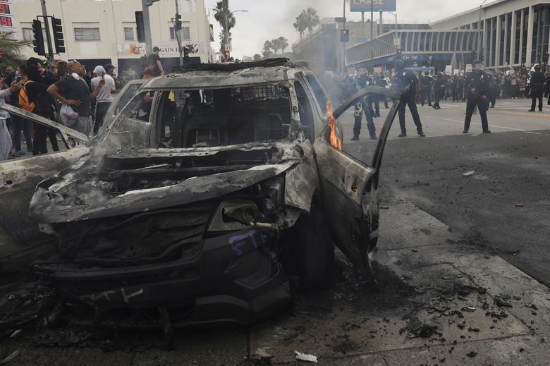 Các thành phố Mỹ như "vùng chiến sự" vì biểu tình bạo lực