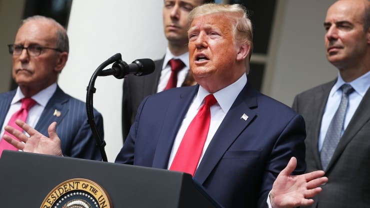 Ông Trump nói Covid-19 là "món quà tồi tệ từ Trung Quốc"