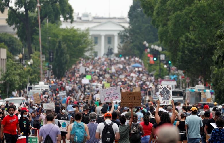 Hàng trăm nghìn người biểu tình khắp nước Mỹ