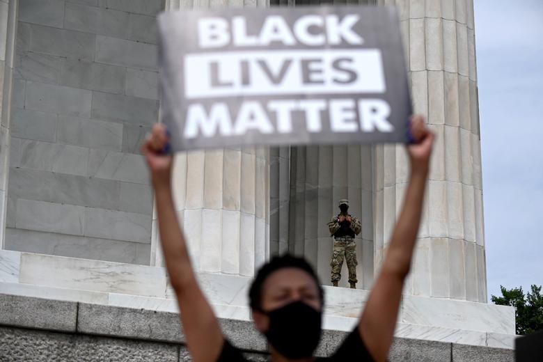 Hàng trăm nghìn người biểu tình khắp nước Mỹ