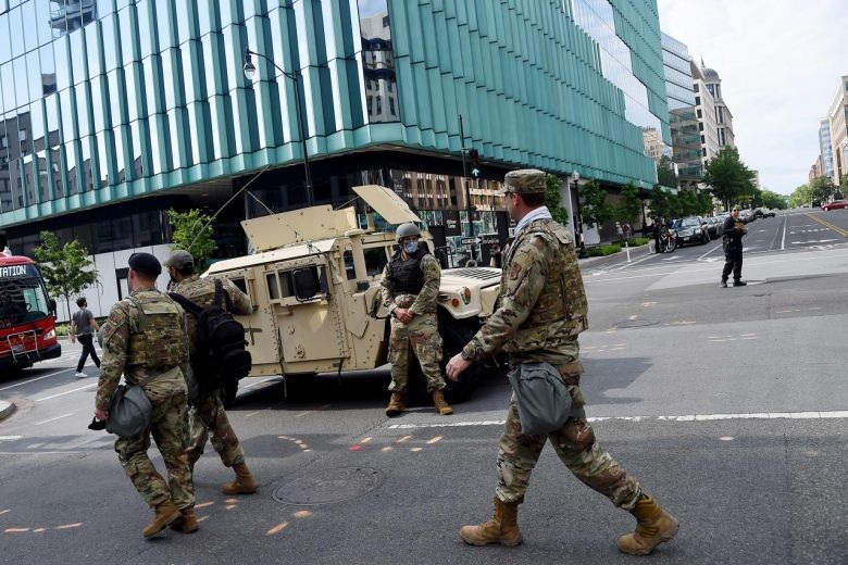 Ông Trump bất ngờ ra lệnh rút Vệ binh Quốc gia khỏi thủ đô