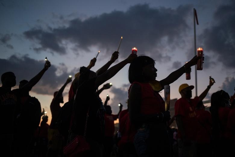 Lễ tang đẫm nước mắt của George Floyd