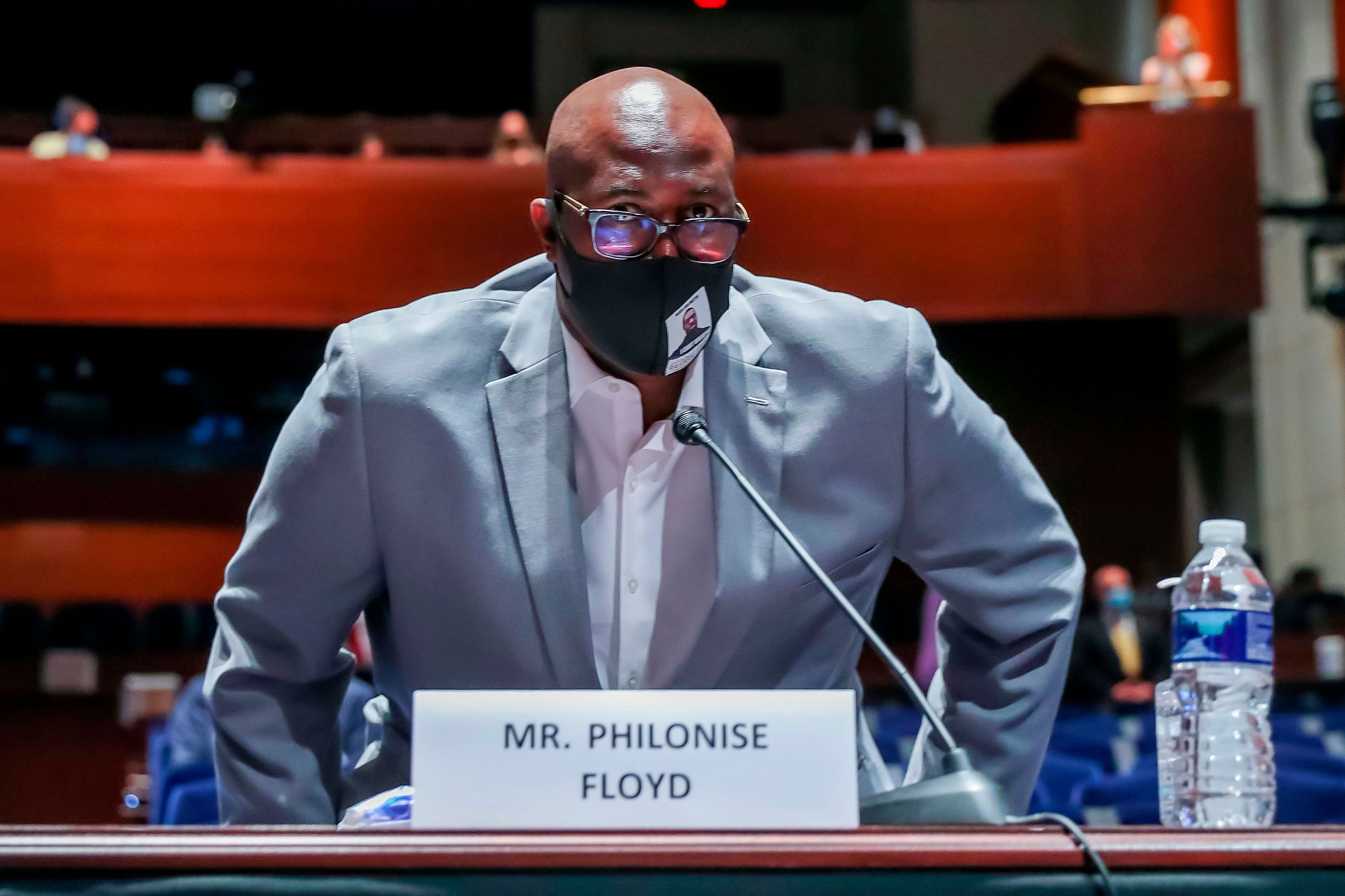 Em trai Floyd: Anh tôi không đáng phải chết vì 20 USD