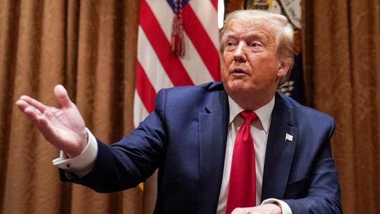 Ông Trump tuyên bố không giải tán cảnh sát bất chấp biểu tình