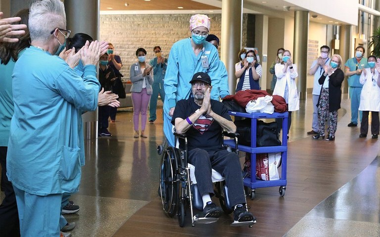 Bệnh nhân Covid-19 tại Mỹ sốc vì chi phí điều trị hơn 1 triệu USD