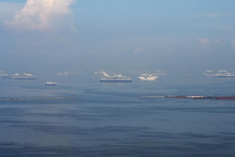 Tàu cá Philippines va chạm tàu hàng nghi của Trung Quốc, 12 người mất tích