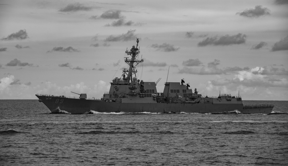 Màn phô diễn sức mạnh của 2 tàu sân bay Mỹ tập trận tại Biển Đông