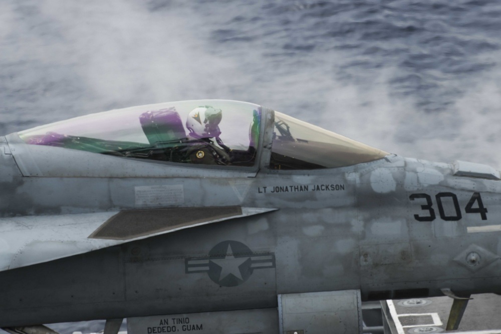 Máy bay quân sự Mỹ phô diễn sức mạnh trong tập trận tại Biển Đông