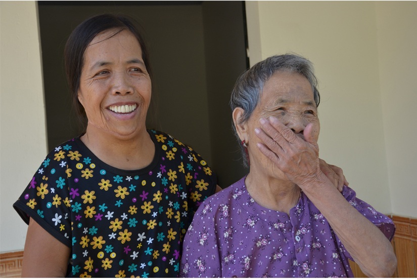 Người đàn bà nửa thế kỉ mang hàm răng kì dị: Tôi nghĩ cuộc đời đã bỏ đi - 3 Người đàn bà nửa thế kỉ mang hàm răng kì dị: Tôi nghĩ cuộc đời đã bỏ đi - 3