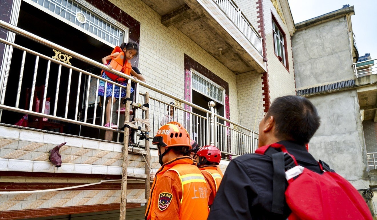 Nhân chứng vụ vỡ đê ở Trung Quốc: Nước ngập đến tầng 2 chỉ trong 30 phút