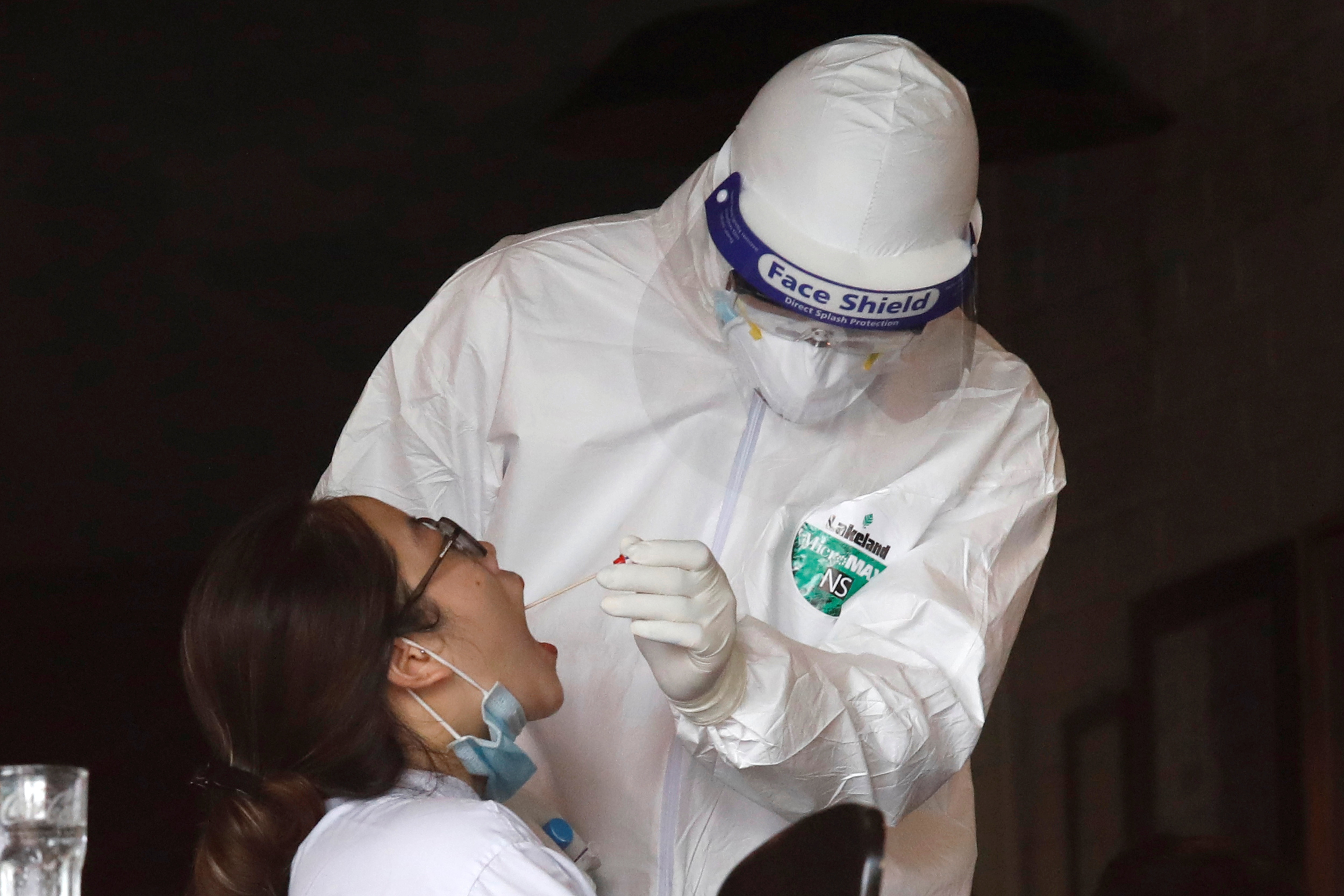 Báo nước ngoài nêu “chìa khóa” giúp Việt Nam ứng phó làn sóng Covid-19 mới