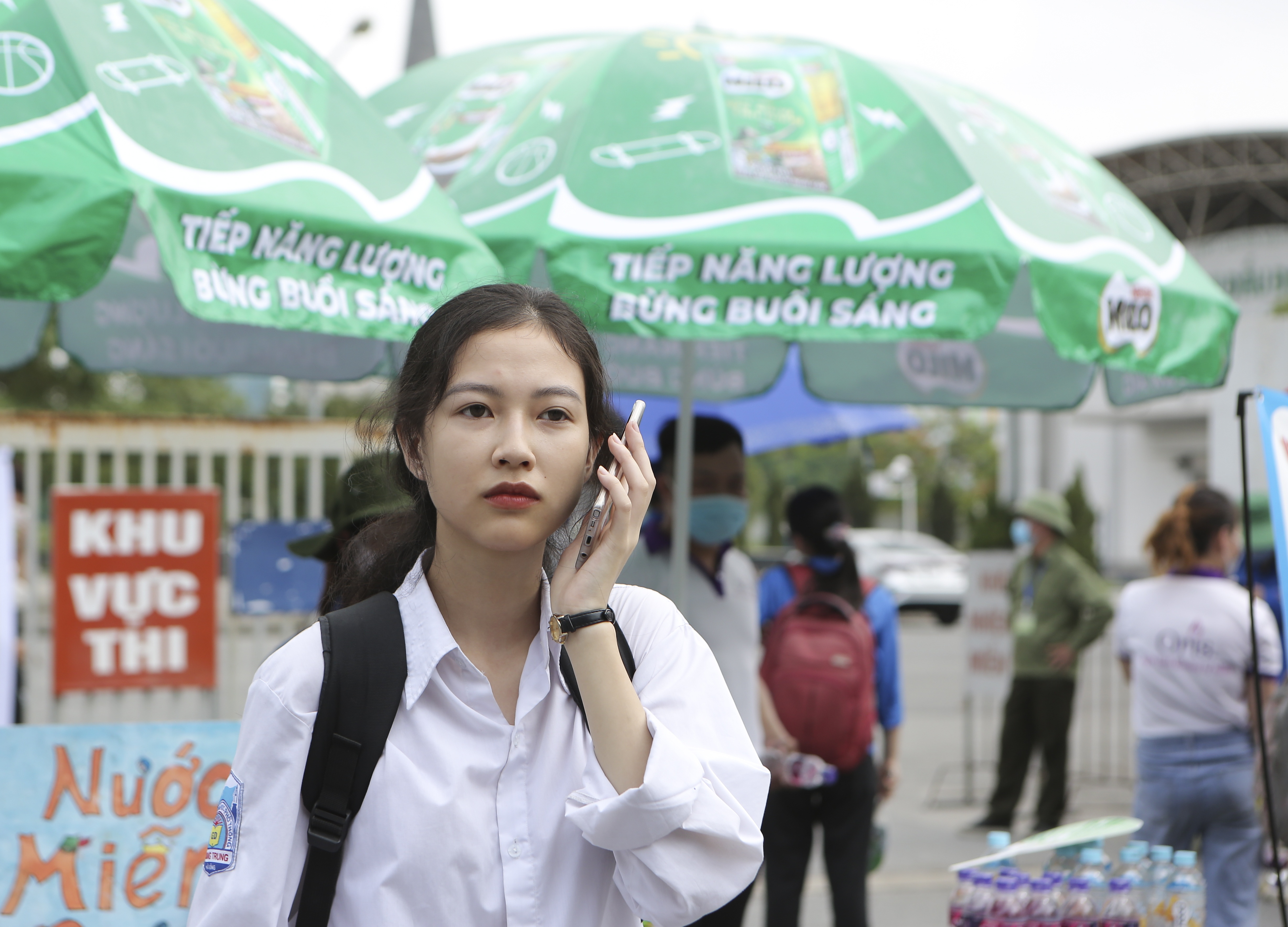 Ngắm nữ sinh duyên dáng trong mùa thi tốt nghiệp THPT 2020 - 10 Ngắm nữ sinh duyên dáng trong mùa thi tốt nghiệp THPT 2020 - 10