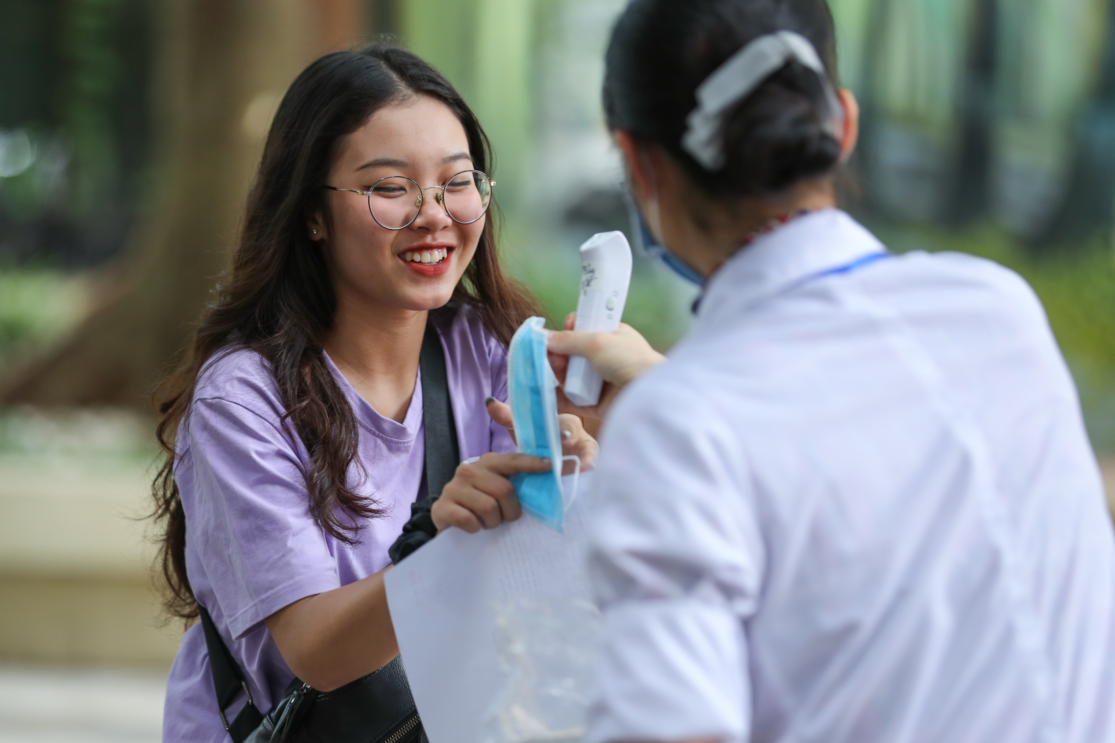 Ngắm nữ sinh duyên dáng trong mùa thi tốt nghiệp THPT 2020 - 1 Ngắm nữ sinh duyên dáng trong mùa thi tốt nghiệp THPT 2020 - 1