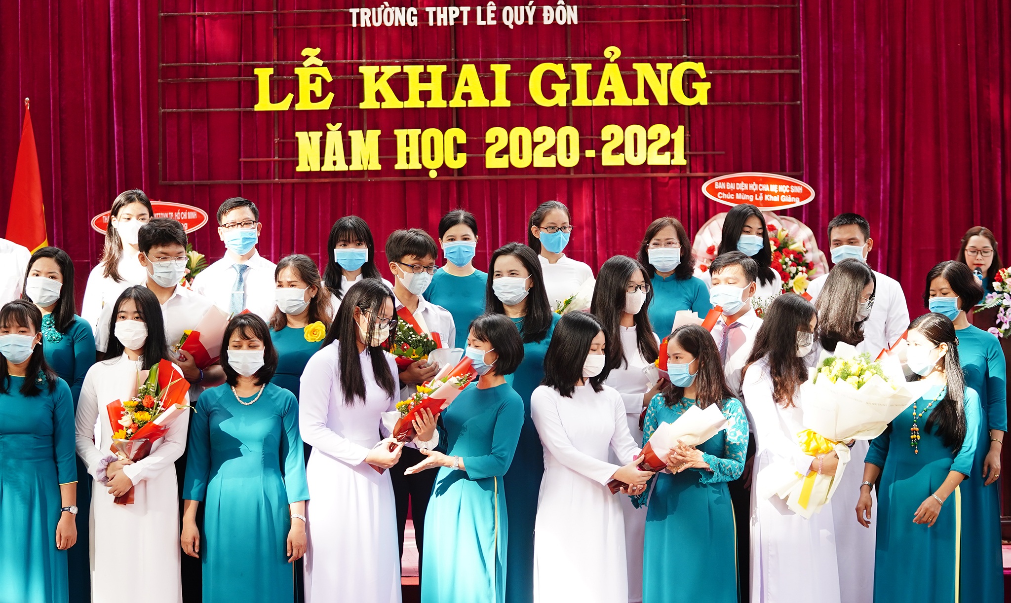 Phó Chủ tịch nước dự khai giảng tại ngôi trường 146 tuổi - 3 Phó Chủ tịch nước dự khai giảng tại ngôi trường 146 tuổi - 3