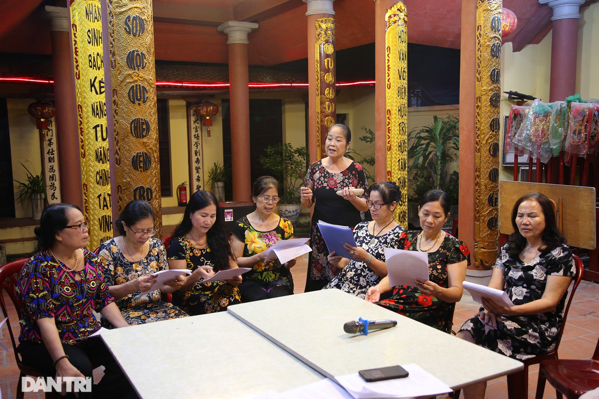 Câu lạc bộ hát xẩm, chèo cổ giữa lòng thủ đô - 6 Câu lạc bộ hát xẩm, chèo cổ giữa lòng thủ đô - 6