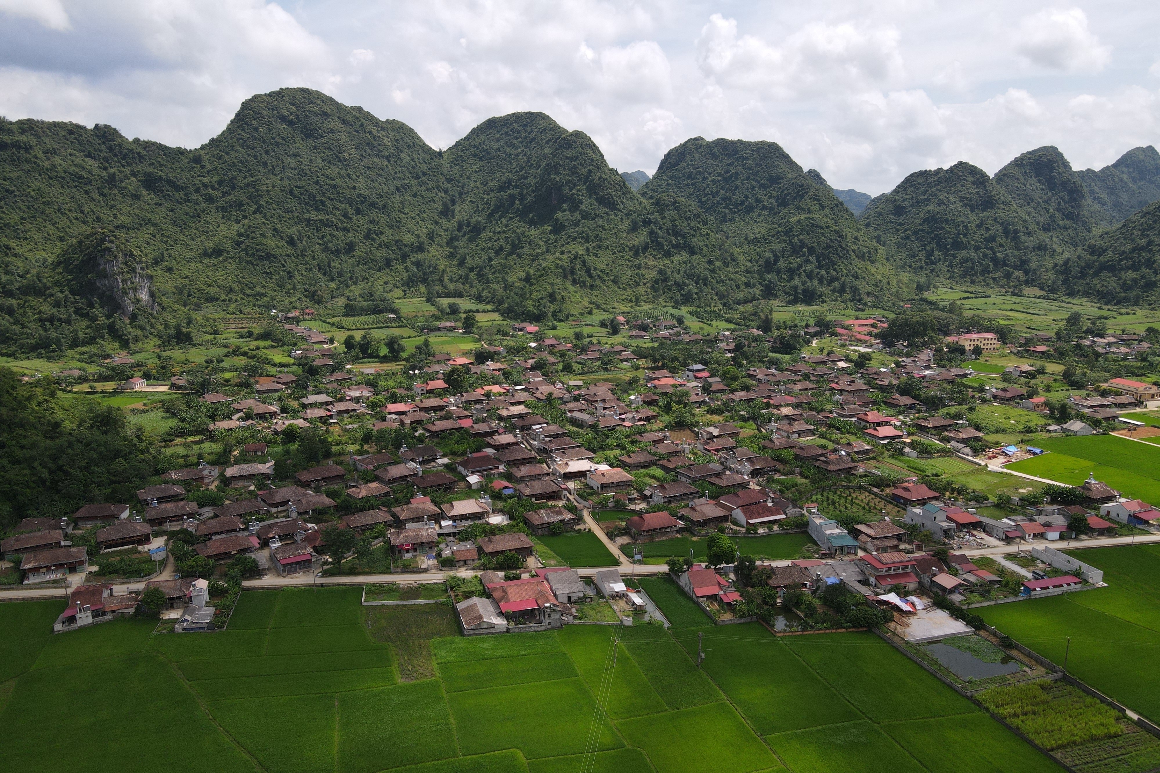 Khám phá ngôi làng có hơn 400 nóc nhà sàn tại thung lũng mây Bắc Sơn - 17