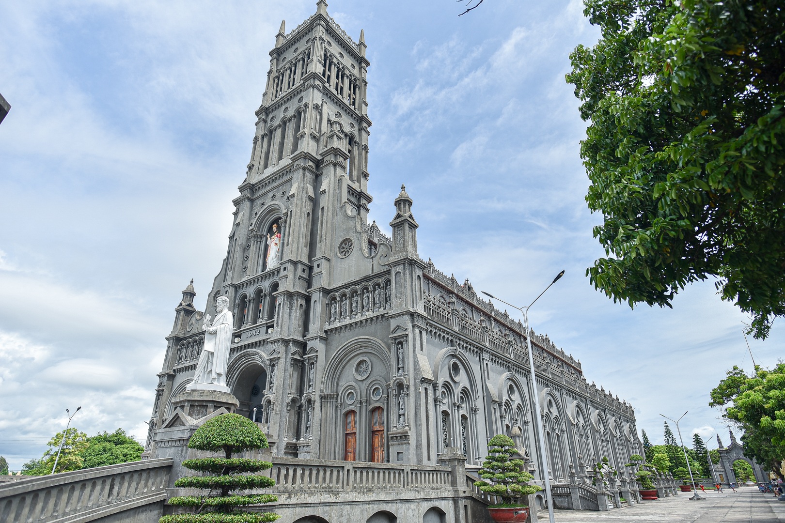 Thanh Sa Chau Temple - Nam Dinh Church is as beautiful and majestic as in Europe - 11