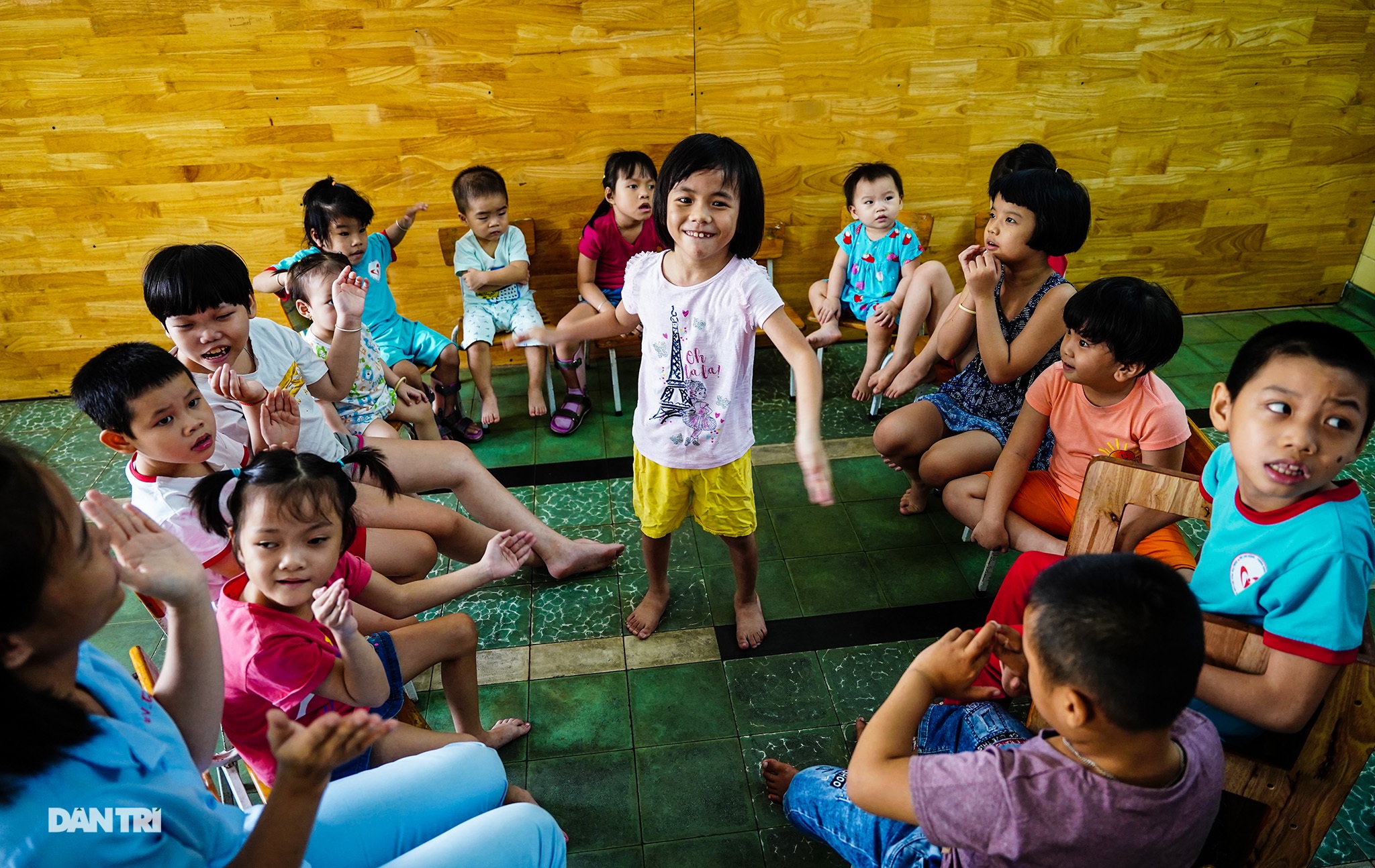 Người thầy 25 năm chăm lo trẻ khuyết tật - 16 Người thầy 25 năm chăm lo trẻ khuyết tật - 16