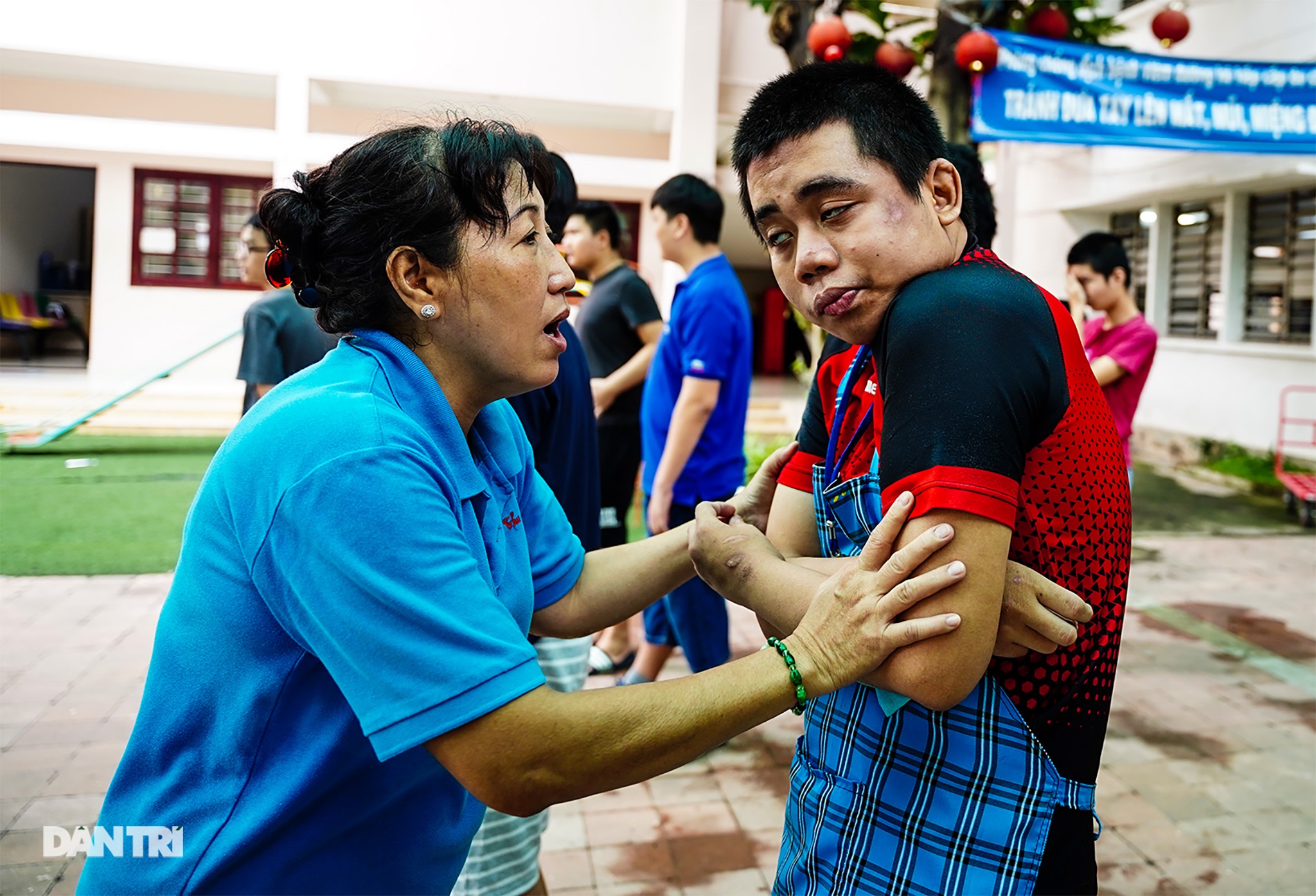 Người thầy 25 năm chăm lo trẻ khuyết tật - 2 Người thầy 25 năm chăm lo trẻ khuyết tật - 2