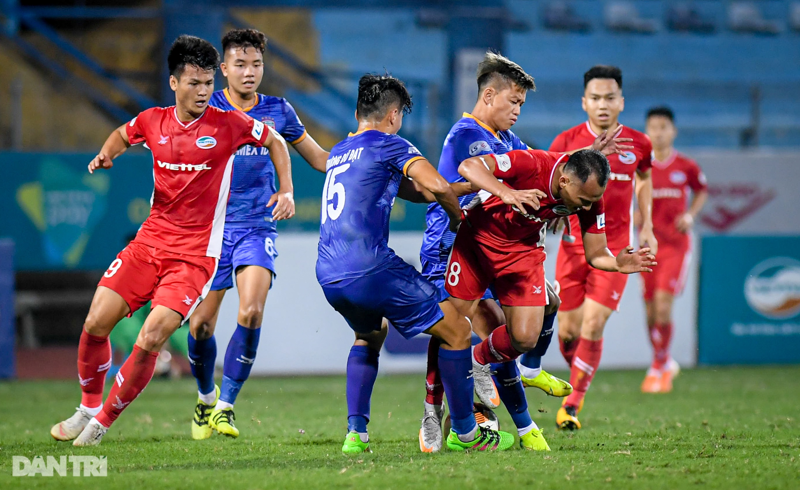 Viettel 1-0 Bình Dương: Chủ nhà vững chắc ngôi đầu bảng - 13 Viettel 1-0 Bình Dương: Chủ nhà vững chắc ngôi đầu bảng - 13