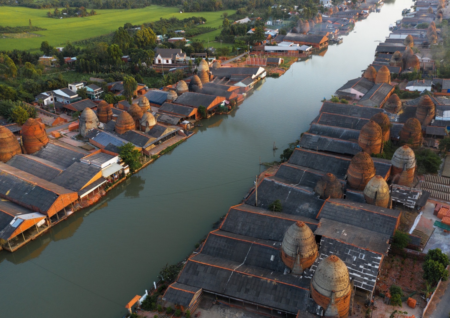 Lost in the kingdom of hundred years old brick kiln in Vinh Long - 6