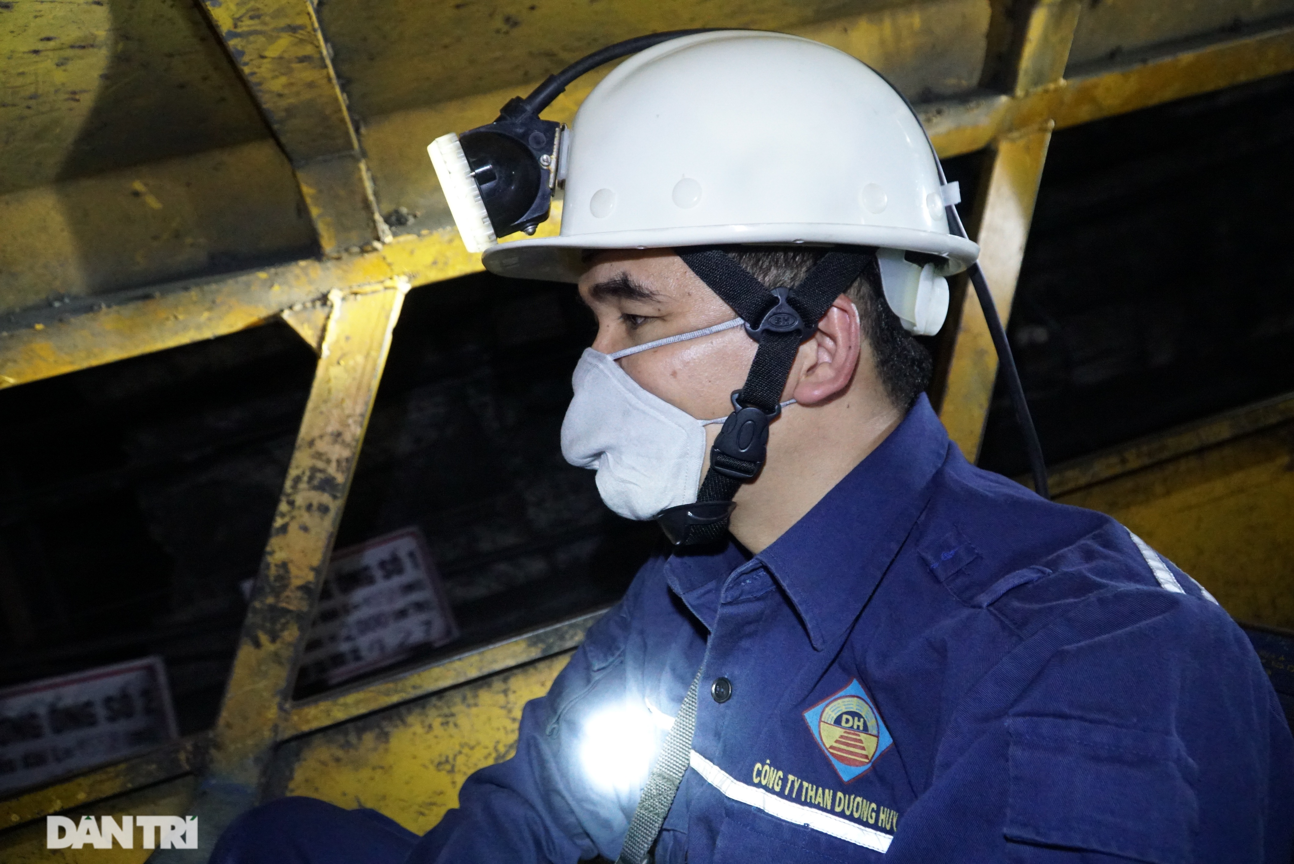Một ngày của người thợ ăn cơm dương gian, làm việc âm phủ - 4 Một ngày của người thợ ăn cơm dương gian, làm việc âm phủ - 4