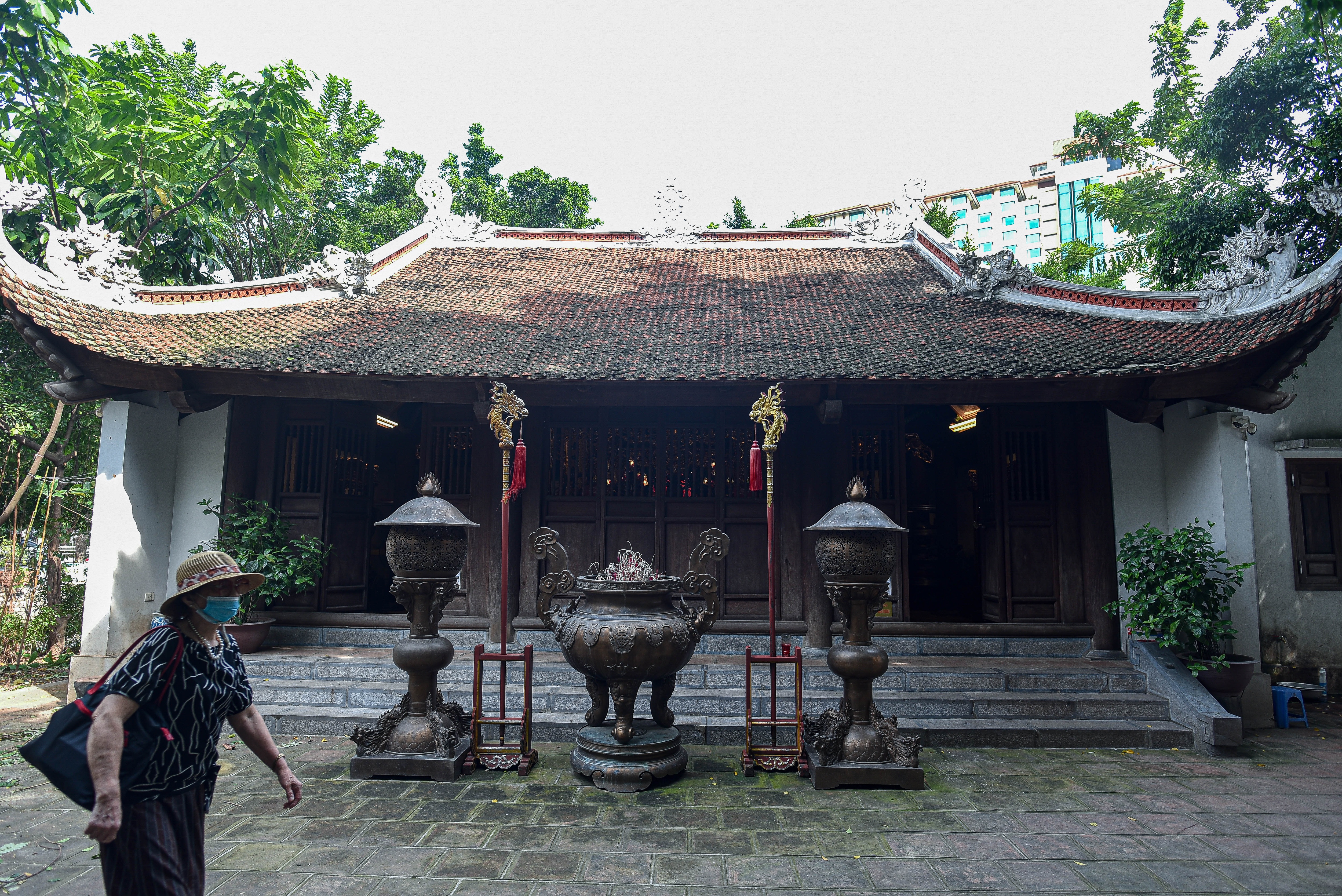 Bí ẩn về ngôi đền thờ thần chó giữa trung tâm Hà Nội - 4 Bí ẩn về ngôi đền thờ thần chó giữa trung tâm Hà Nội - 4