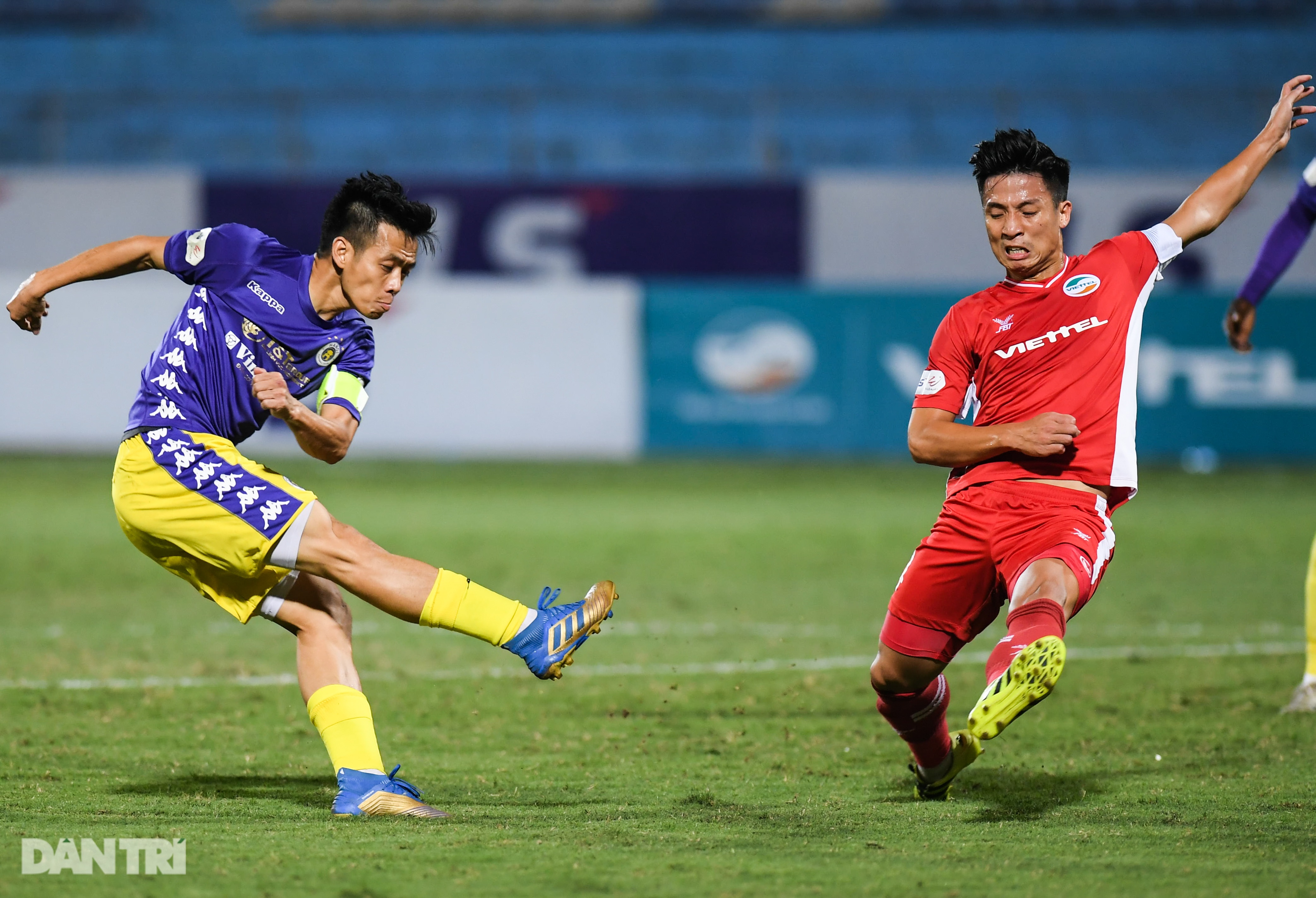 CLB Viettel 0-0 CLB Hà Nội: Kẻ vững ngôi đầu, người tụt thứ hạng - 11 CLB Viettel 0-0 CLB Hà Nội: Kẻ vững ngôi đầu, người tụt thứ hạng - 11