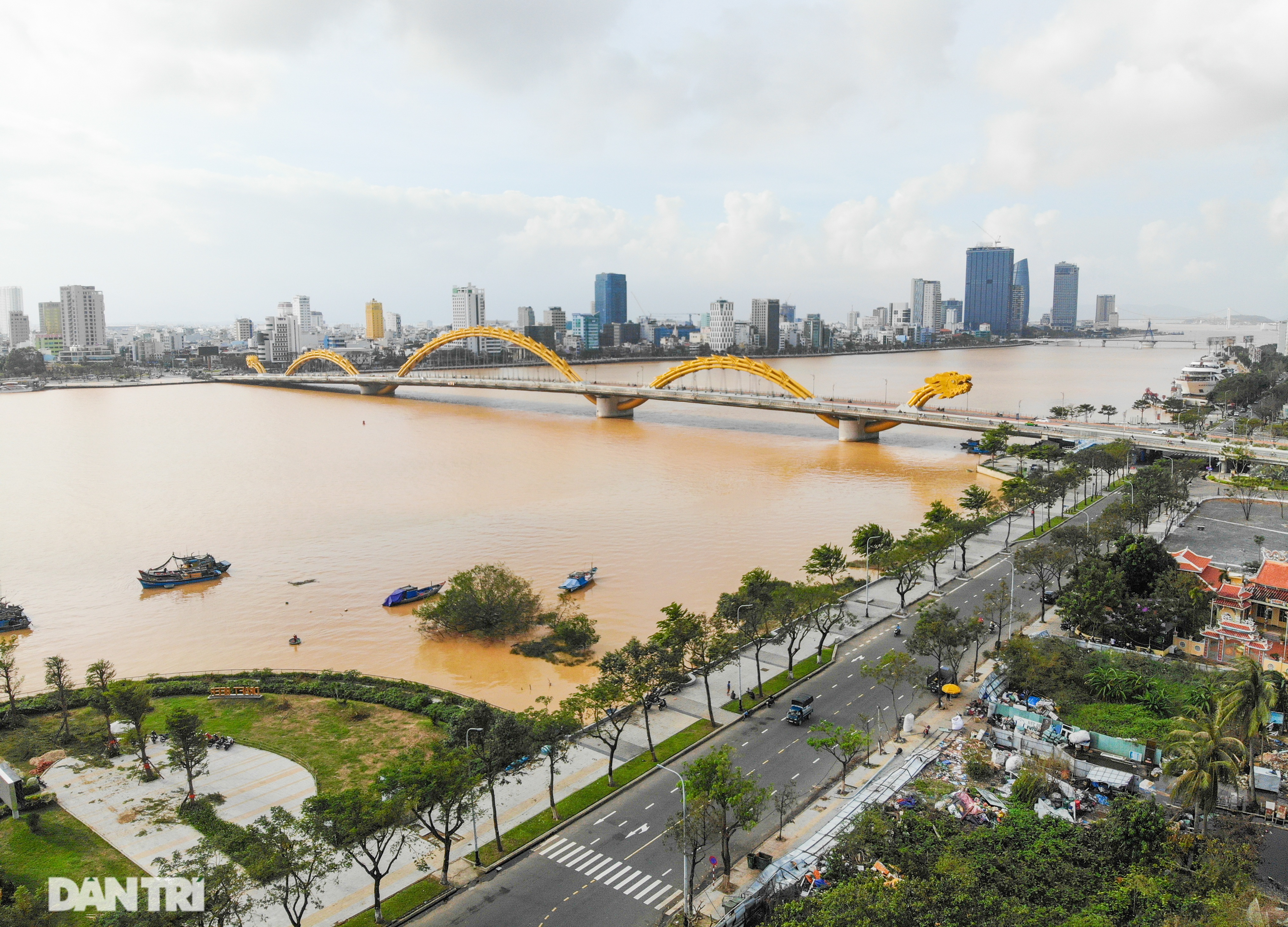 Chiêm ngưỡng 4 cây cầu ấn tượng nối đôi bờ sông Hàn ở Đà Nẵng - 2 Chiêm ngưỡng 4 cây cầu ấn tượng nối đôi bờ sông Hàn ở Đà Nẵng - 2