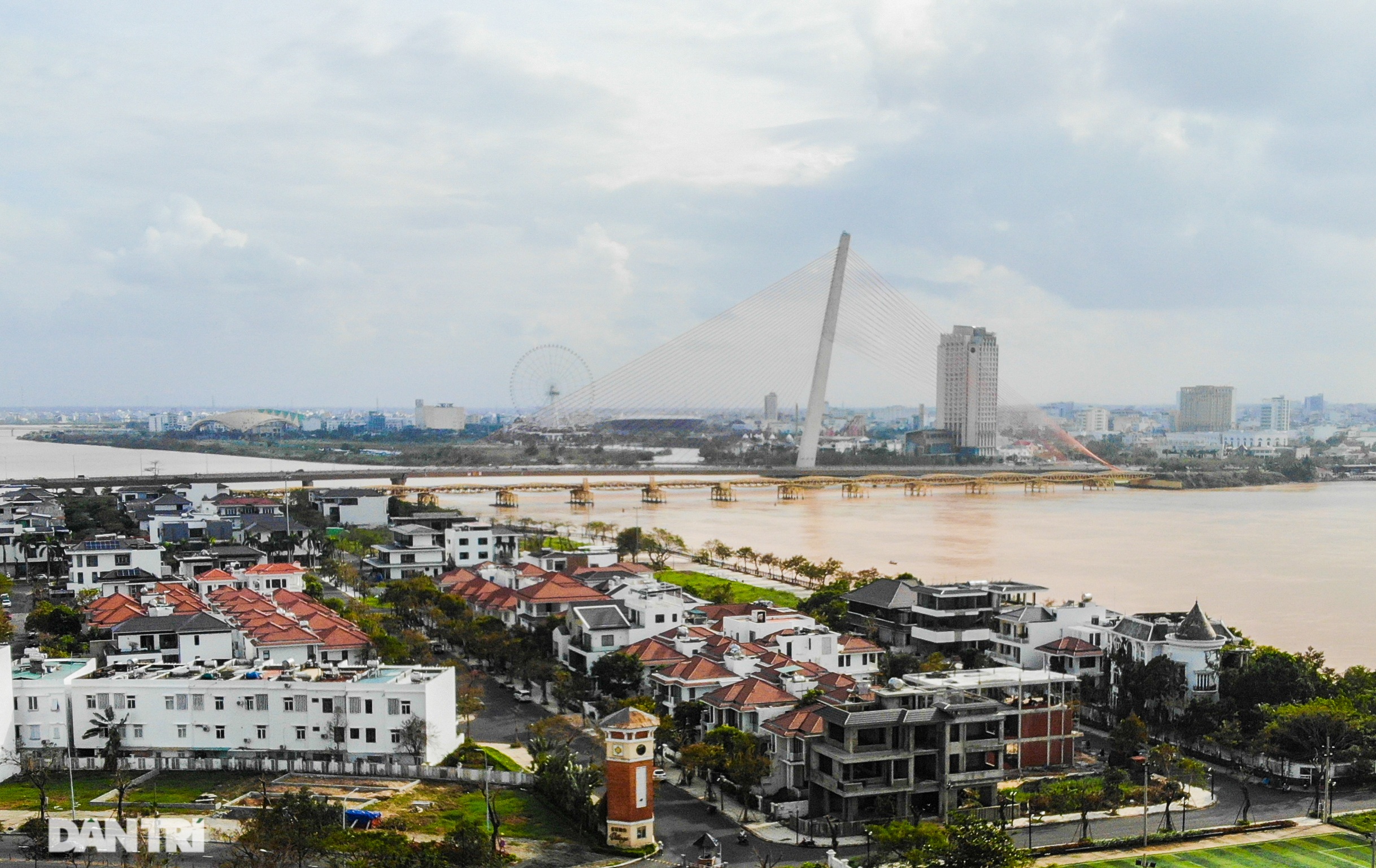 Chiêm ngưỡng 4 cây cầu ấn tượng nối đôi bờ sông Hàn ở Đà Nẵng - 17 Chiêm ngưỡng 4 cây cầu ấn tượng nối đôi bờ sông Hàn ở Đà Nẵng - 17
