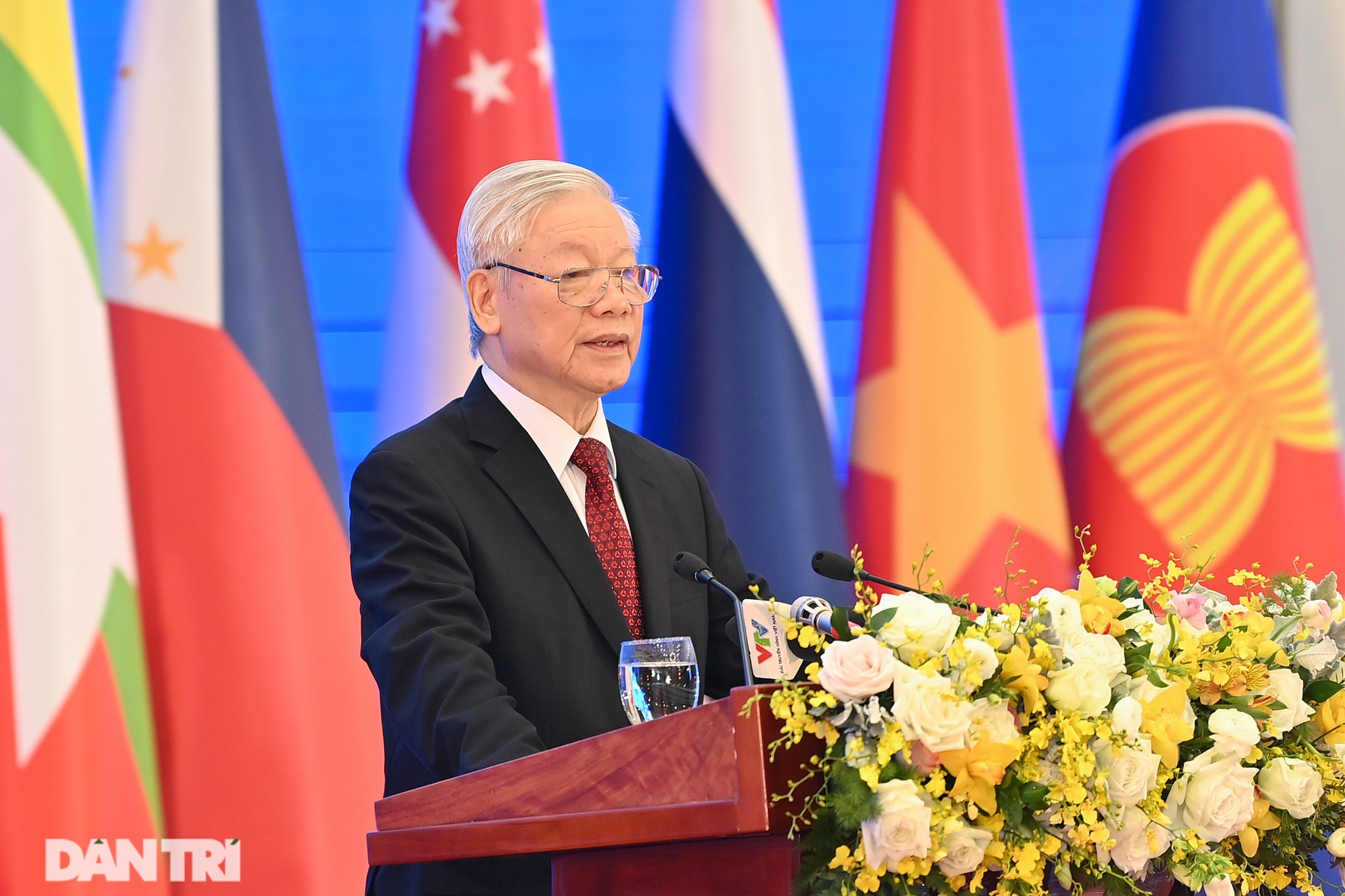 Hội nghị Cấp cao ASEAN lần thứ 37 thành công tốt đẹp - 2 Hội nghị Cấp cao ASEAN lần thứ 37 thành công tốt đẹp - 2