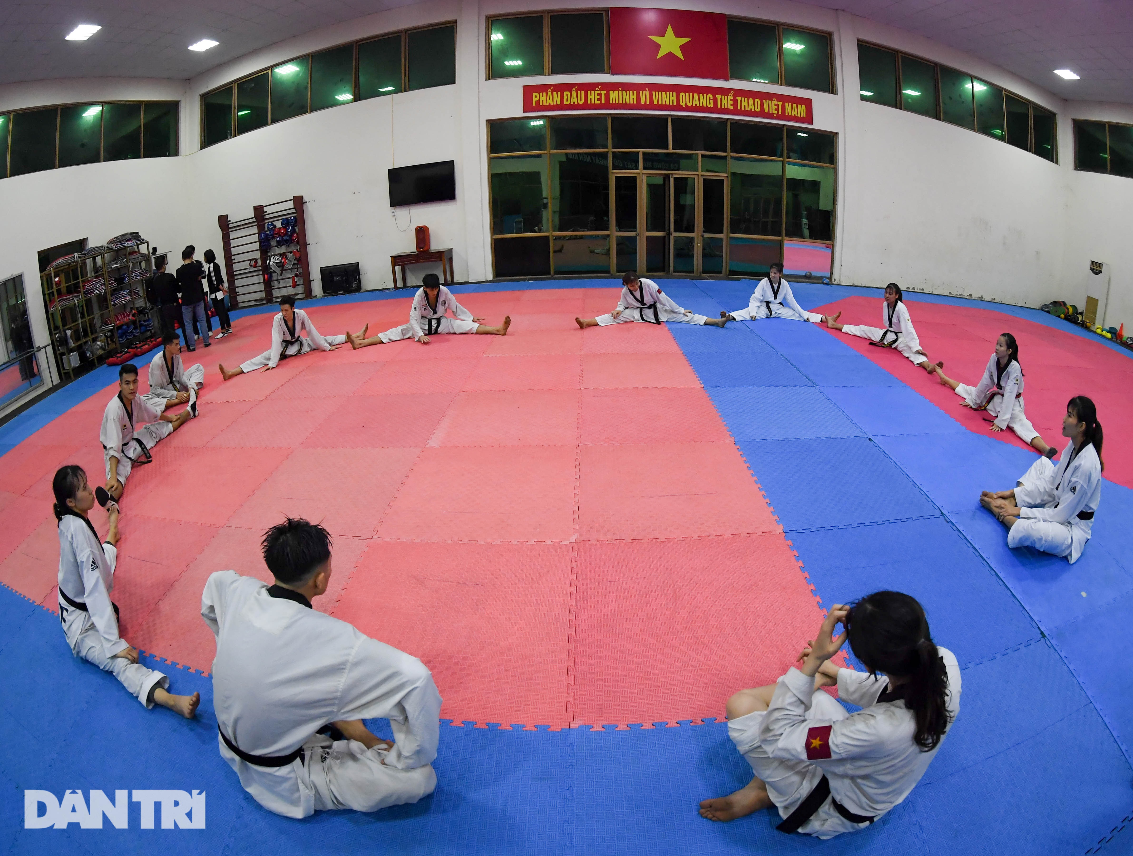 Taekwondo Việt Nam: Tấm gương thầy Park và mục tiêu tại Olympic - 25 Taekwondo Việt Nam: Tấm gương thầy Park và mục tiêu tại Olympic - 25