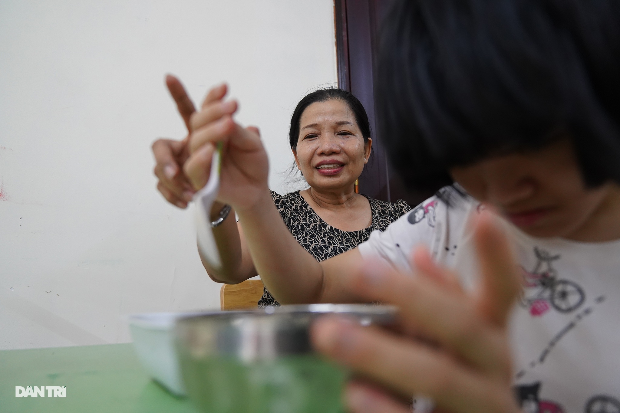 Dạy trẻ khuyết tật đòi hỏi phải kiên nhẫn và yêu thương - 9 Dạy trẻ khuyết tật đòi hỏi phải kiên nhẫn và yêu thương - 9